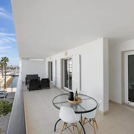 Apartment Marina Elegance By *