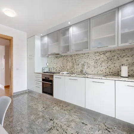 Apartment Marina Elegance By *